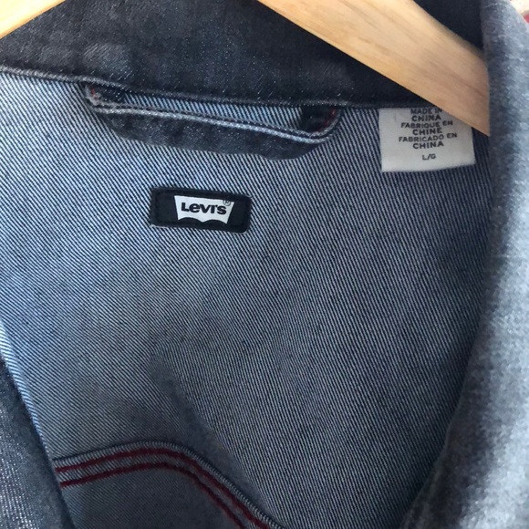Levi’s Faded Black/Gray Denim Jacket - Picture 3 of 4
